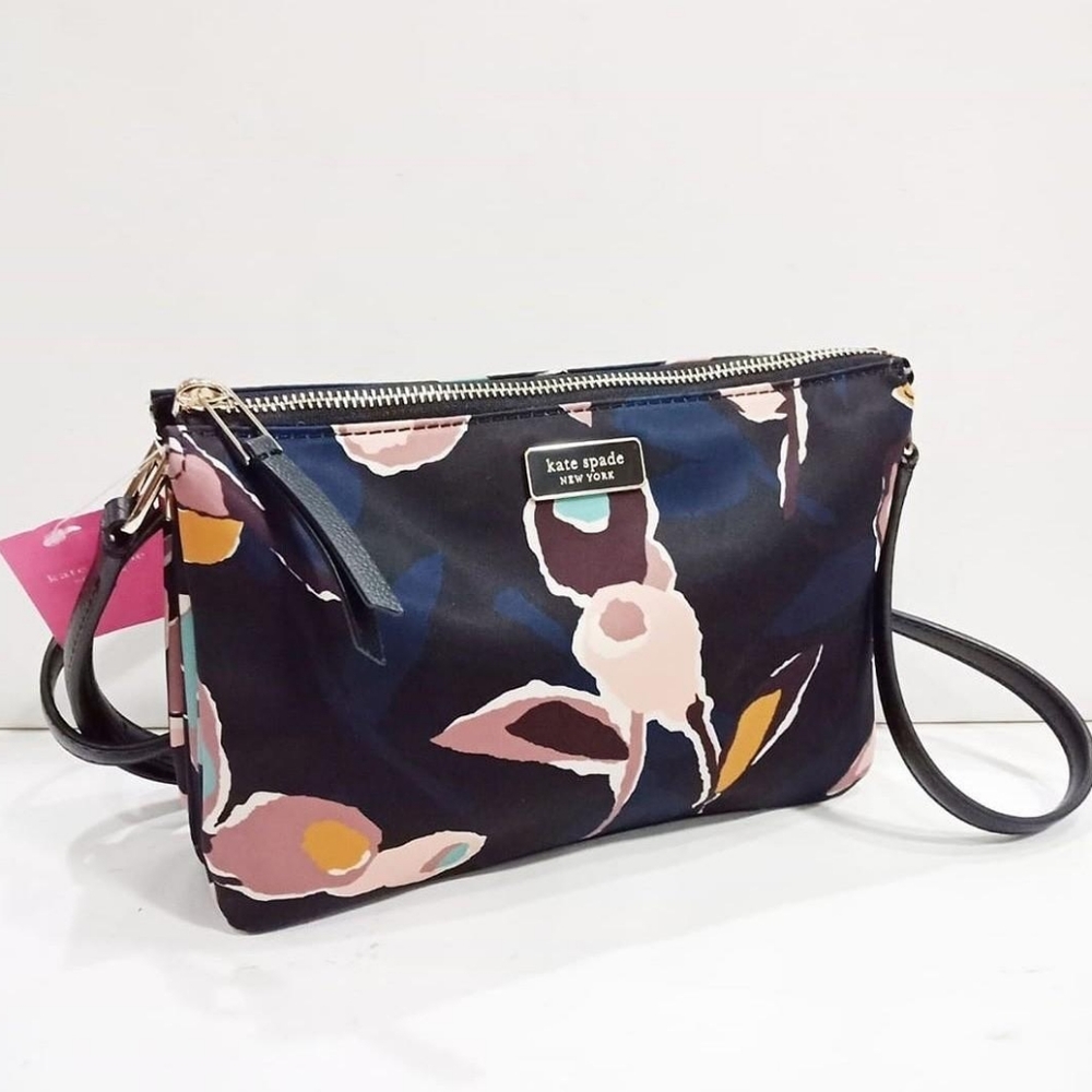 🐻KATE SPADE Dawn Paper Rose Triple Gusset Crossbody in Black Floral - Picture 1 of 16